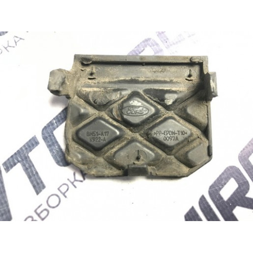Заглушка буксирувального гака задня Ford Focus 3 HB 2011-2017 BM51A17K922A